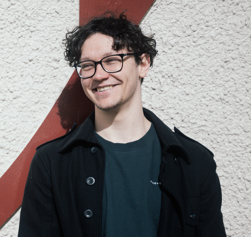 Russell Hooton-Fox was welcomed back to Media Design School in 2023 as the guest speaker for the Graduation Ceremony