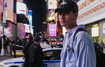 Léon Bristow graduated from Media Design School's Graduate Diploma of Creative Advertising in 2021